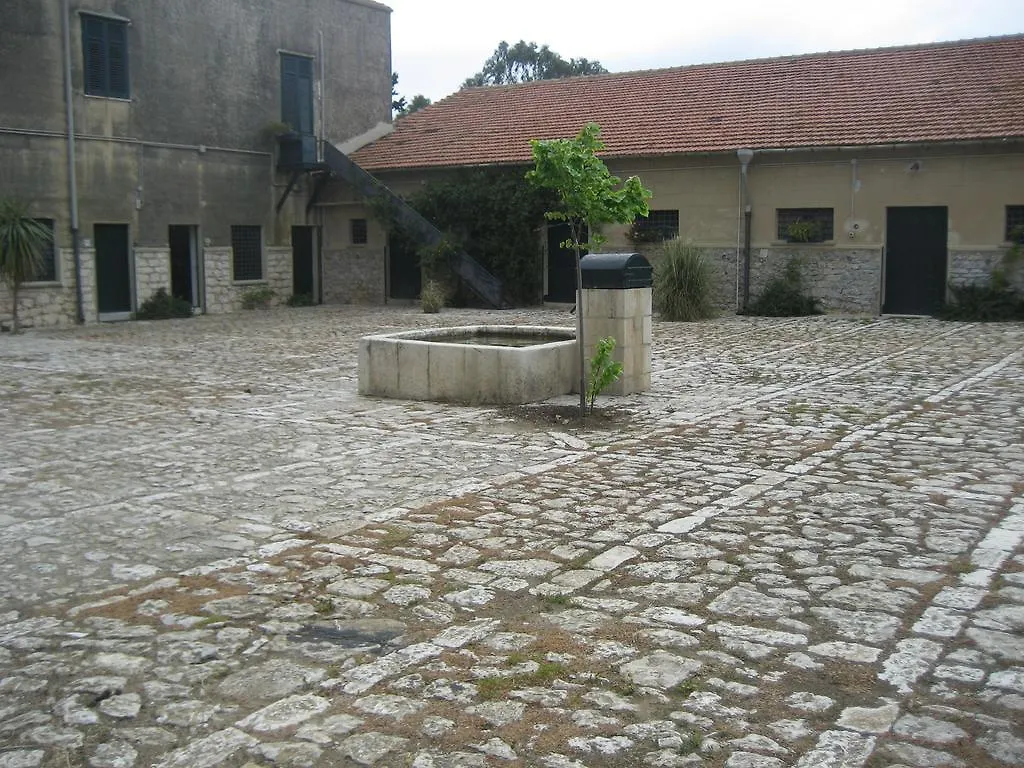 Country house Masseria Acque Di Palermo Guest House Roccapalumba